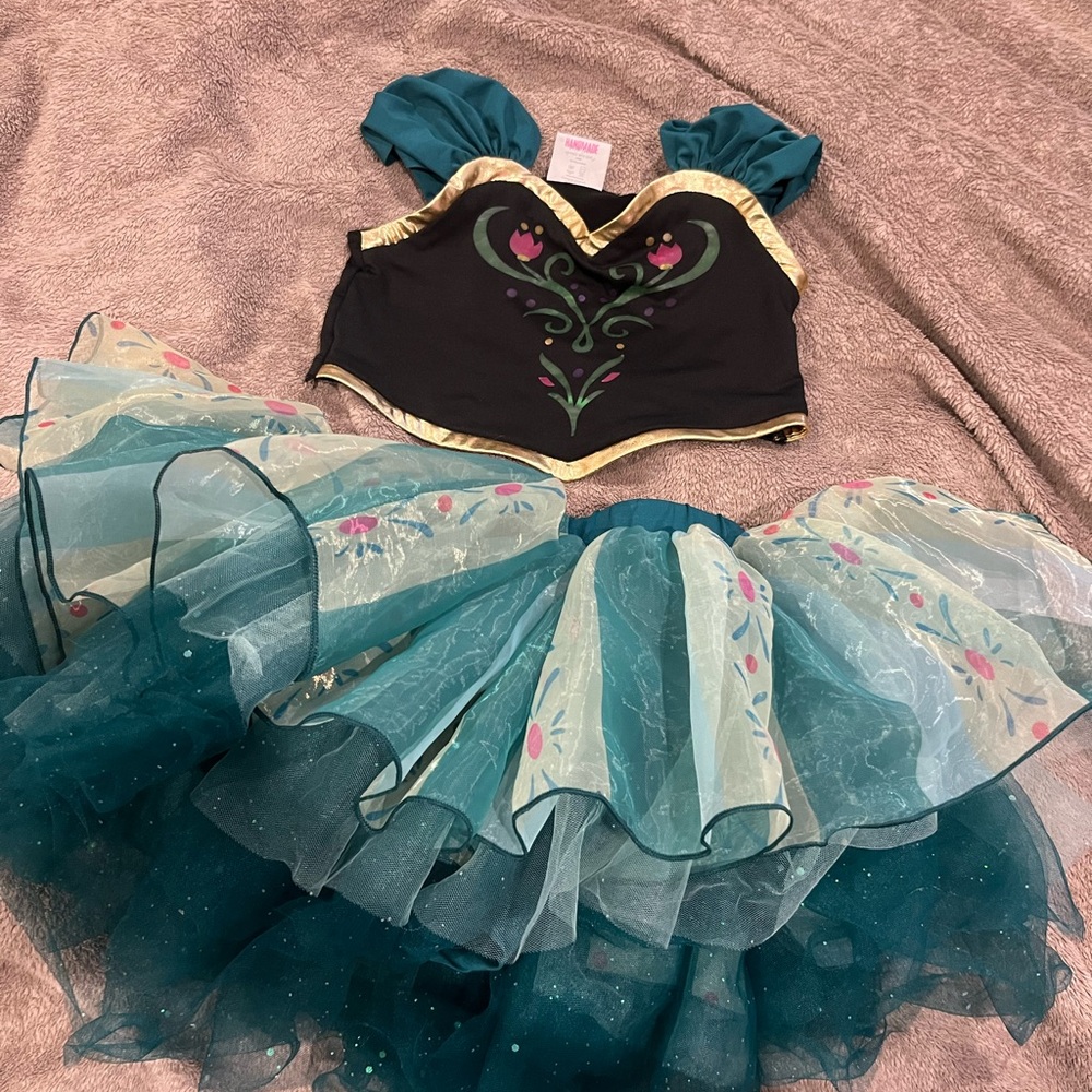 Ari Tutus Anna Costume fits like 3 T